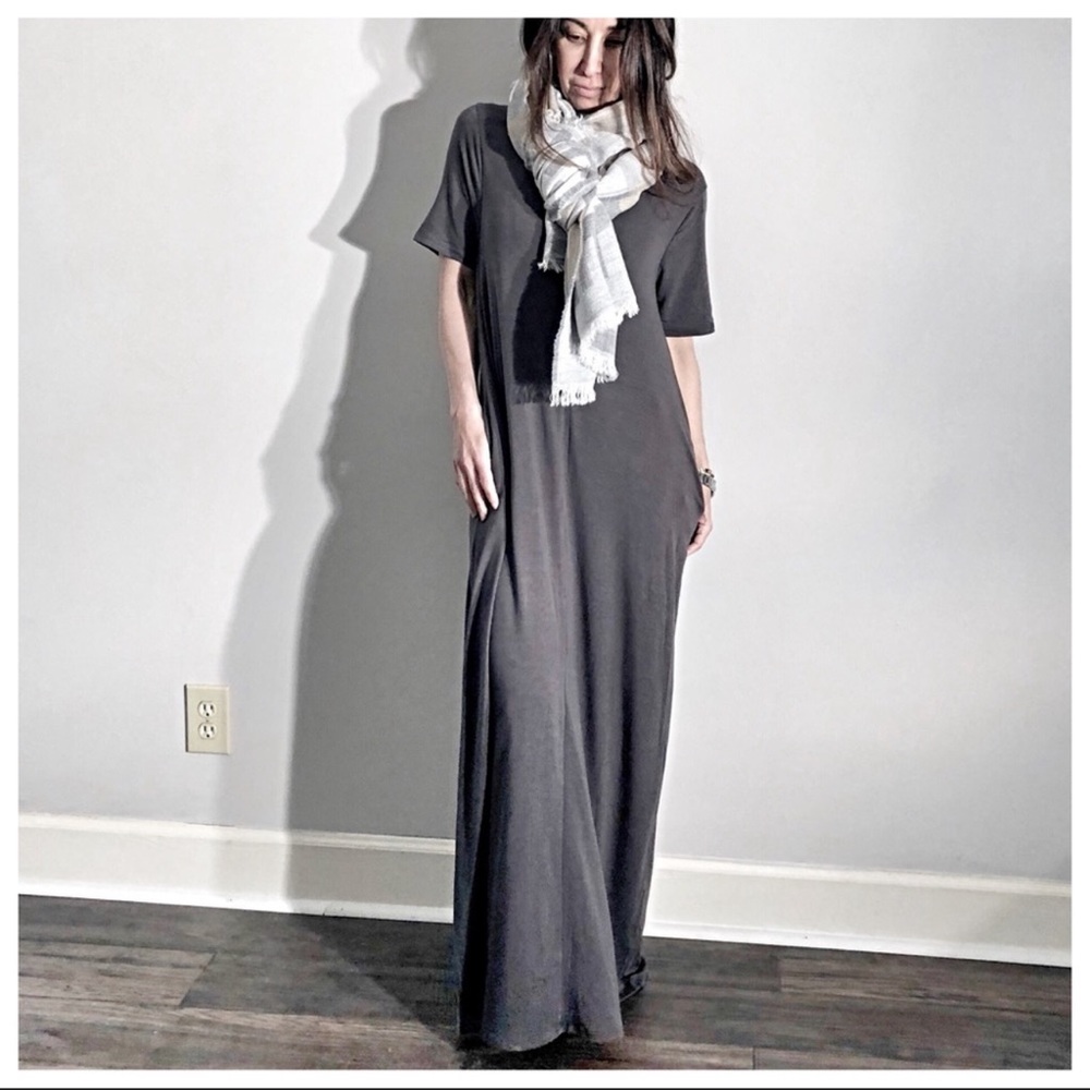Best selling V neck  side pocket maxi dress - Picture 3 of 8